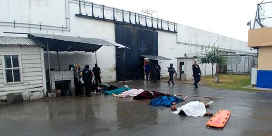 Disputa en penal deja 9 internos muertos