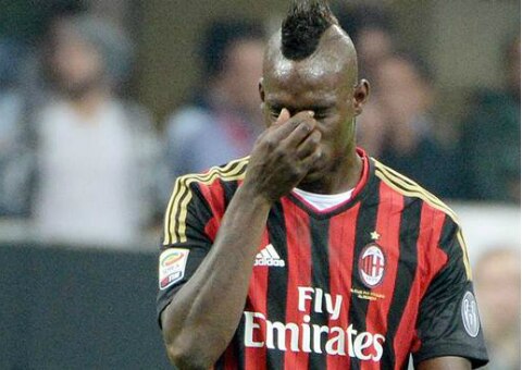 Balotelli, tres juegos suspendido