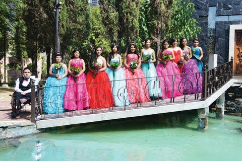 Cumplen 15 y disfrutan fiesta