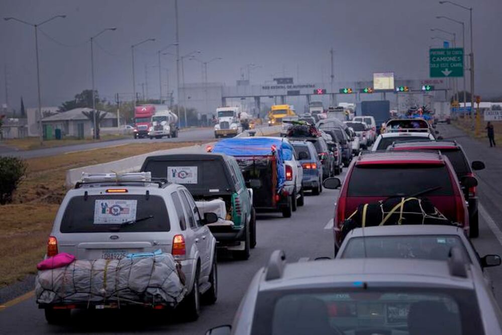 Desde Tamaulipas, los migrantes emprenden la travesía rumbo a su destino queretano: el municipio de Jalpan de Serra, en donde cientos de familias celebraron gran fiesta la noche de ayer (Fotos: VÍCTOR PICHARDO)