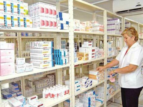 Prometen atender desabasto de medicina