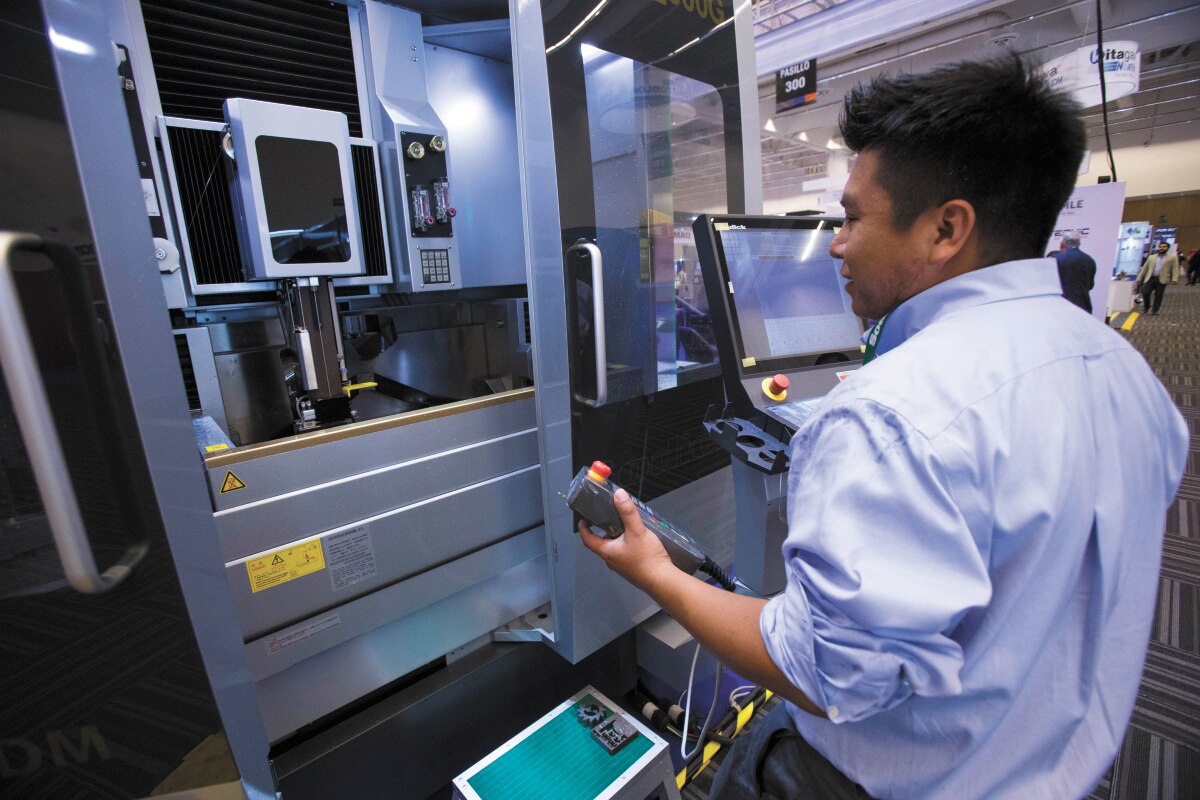 Dependiente, 47% de personas en edad laboral