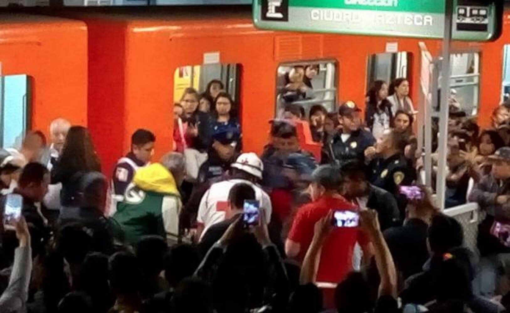 Ordena Mancera reforzar seguridad en el Metro tras riña de anoche