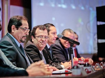 Garantiza Domínguez autonomía a la UAQ