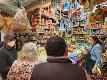 “Se ha vendido más o menos, tal vez por la obra”, dicen comerciantes de La Cruz 