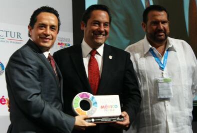 Recibe Sectur Premio Nacional