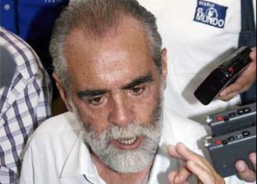 Panistas aplauden a  Roberto Loyola