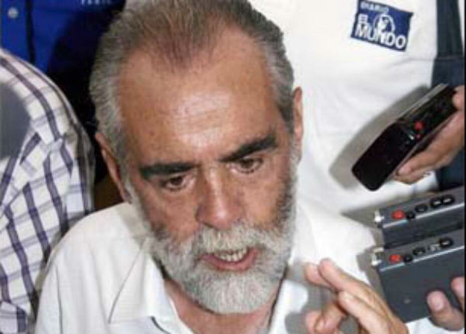 Panistas aplauden a  Roberto Loyola