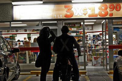 Buscan ampliar horarios de venta de alcohol