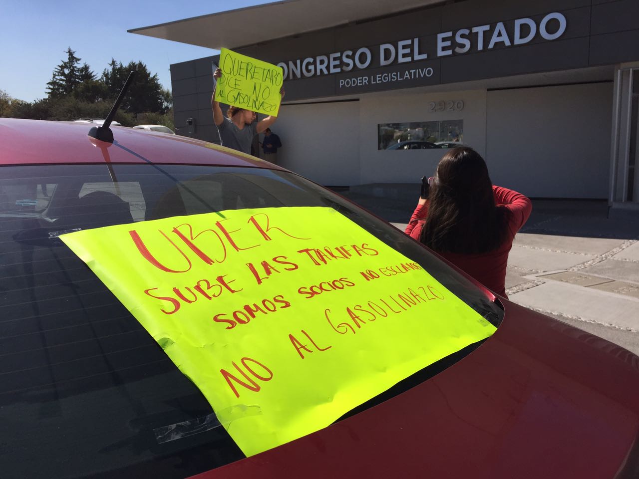 Uber advierte incremento en tarifas