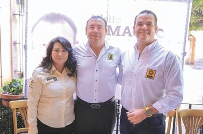 Camacho presenta propuesta de obras