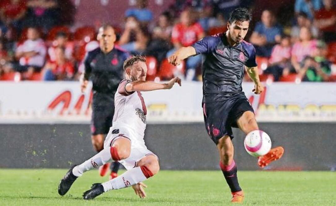 El defensa sigue entrenando en la Segunda División (MARCOS DOMÍNGUEZ. IMAGO7)
