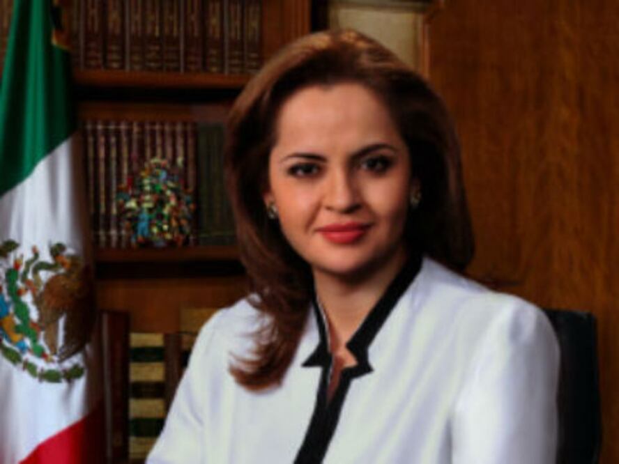 Tiene PRI carro completo y nuevo 