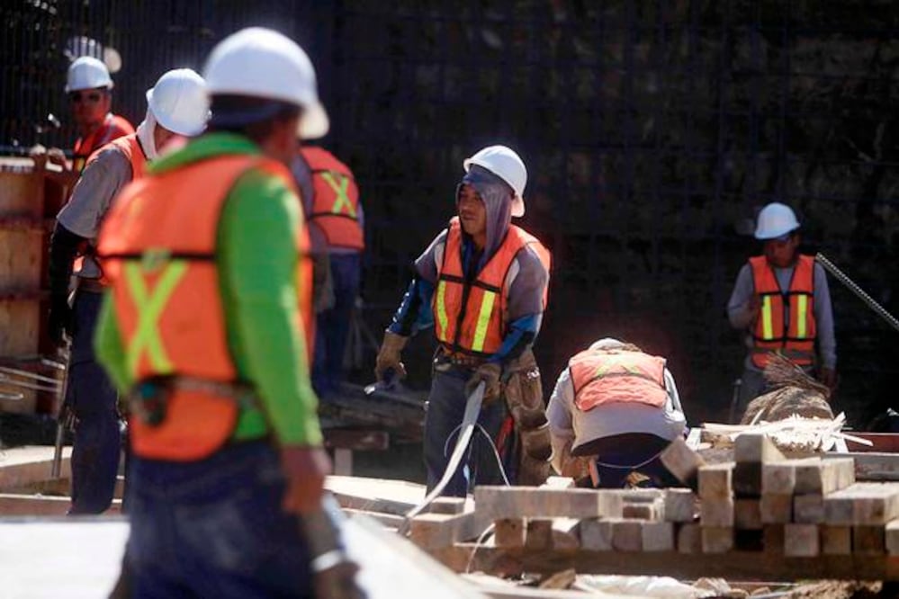 El gobierno estatal tenía previsto generar 30 mil nuevos empleos durante 2016, pero la cifra fue superada durante el mes pasado (ARCHIVO. EL UNIVERSAL)