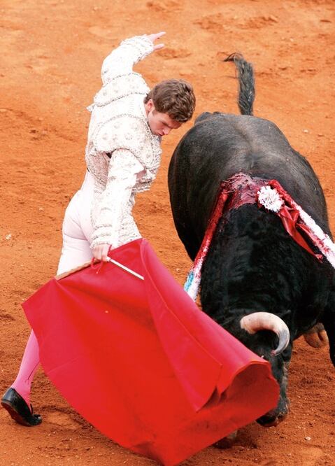 “El Payo” y Macías triunfan