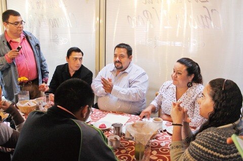 Urgen legislar a favor de matrimonios gay