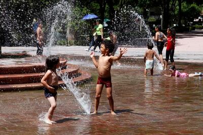 Fuente de la Alameda se convierte en chapoteadero