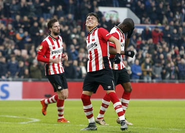 Mexicanos lucen en triunfo de PSV