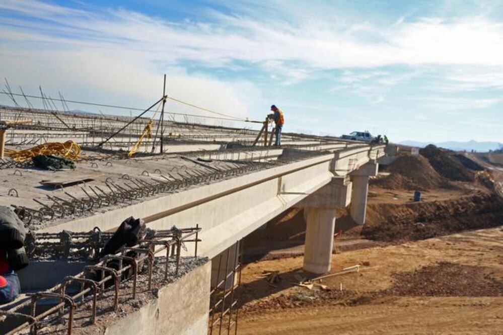 Alrededor de 600 millones de pesos del presupuesto total se aplicará en los compromisos gubernamentales para 2018, como las carreras federales, tanto en el Paseo de la República, como en la Sierra Gorda (ARCHIVO EL UNIVERSAL)