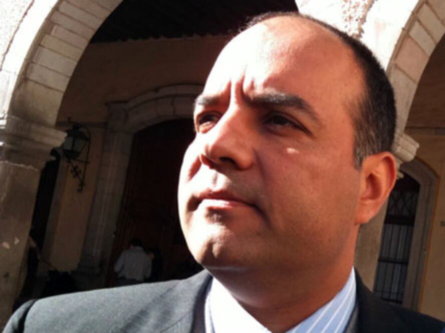 Propone Roberto Loyola cambiar luminarias