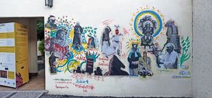 Fotomural honra a guardianes de saberes ancestrales