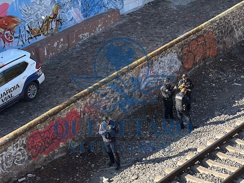 Hallan cuerpo sin vida en canaleta junto a las vías del tren en Querétaro