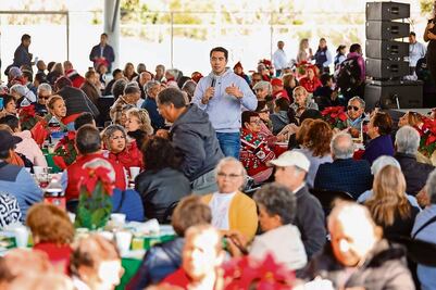 Adultos mayores disfrutan de grata posada