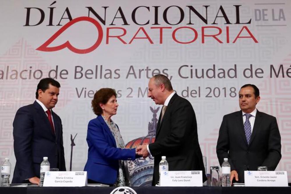 El presidente de la Cámara de Diputados, Édgar Romo, María Cristina Cepeda, secretaria de Cultura, el Licenciado Juan Francisco Ealy Lanz Duret, Directo General de EL UNIVERSAL y el presidente del Senado, Ernesto Cordero.