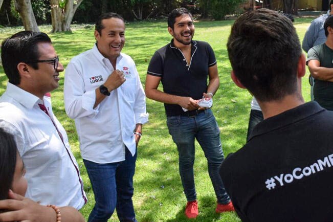 Los estudiantes le plantearon sus inquietudes al candidato, a fin de conocer cómo se les podrá impulsar más.