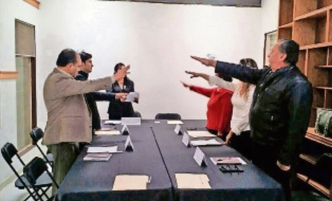 Instalan consejos distritales