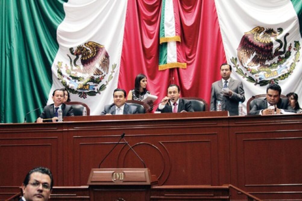 "Desconfianza" pospone reforma 