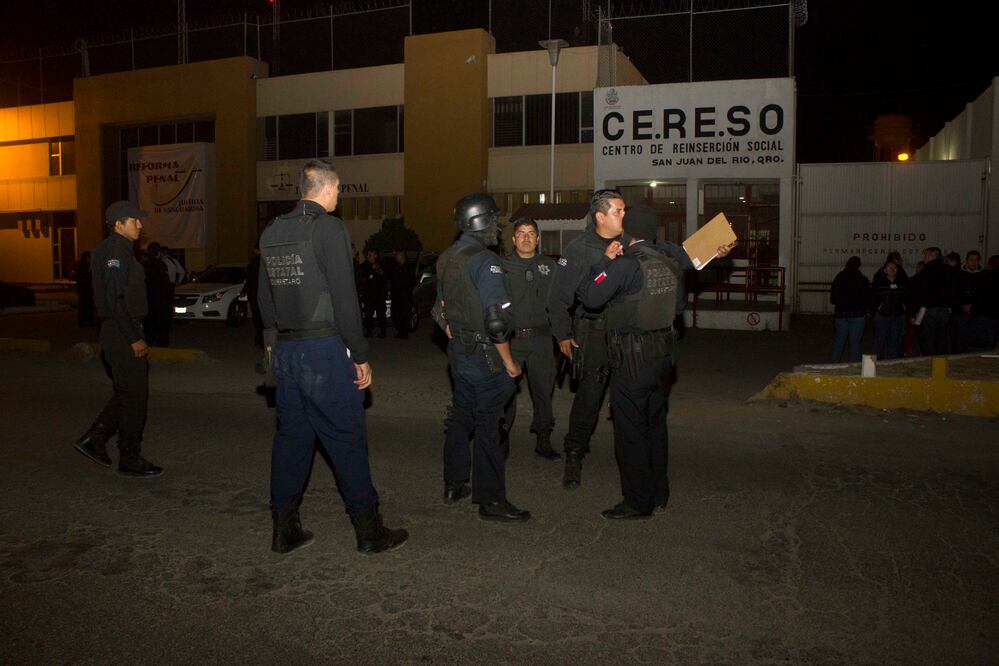 Impresionante operativo de revisión a reclusorio de SJR