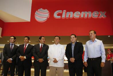 Inauguran complejo de cines en SJR