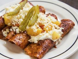 Enchiladas queretanas: el platillo de origen prehispánico que conquistó la gastronomía mexicana