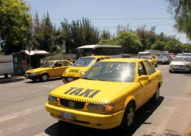 Detectan cinco taxis ‘pirata’ en la sierra