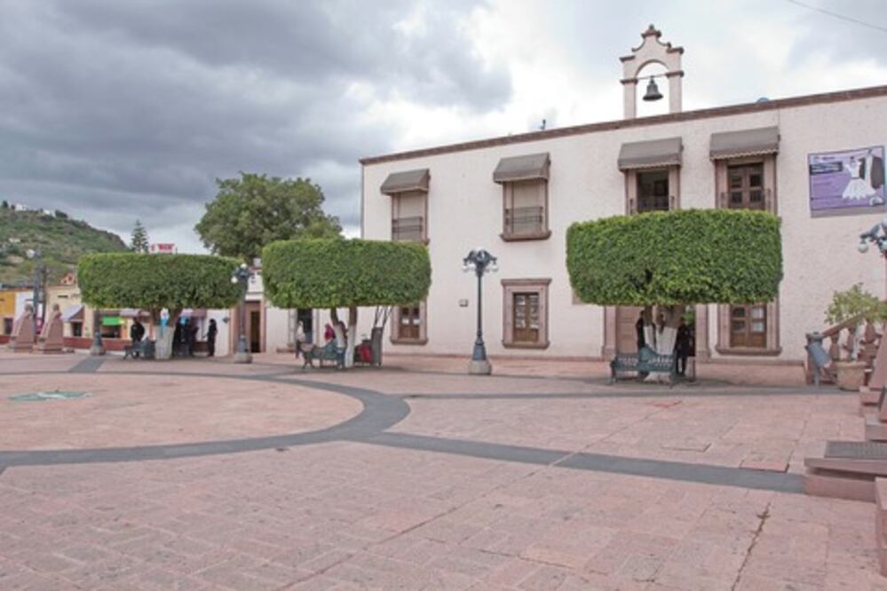 Despiden a funcionario