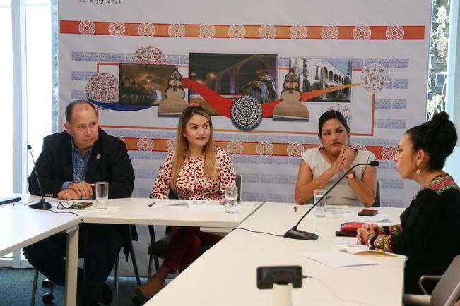 Aprueban iniciativa para crear corredores fijos para artesanos