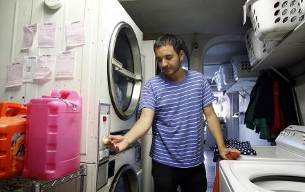 Nuevo ritmo de vida atrae más clientes a la lavandería