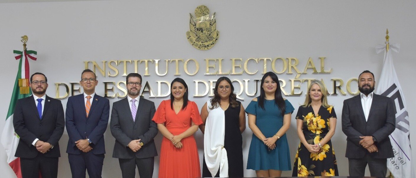 Grisel Muñiz toma protesta como titular del IEEQ