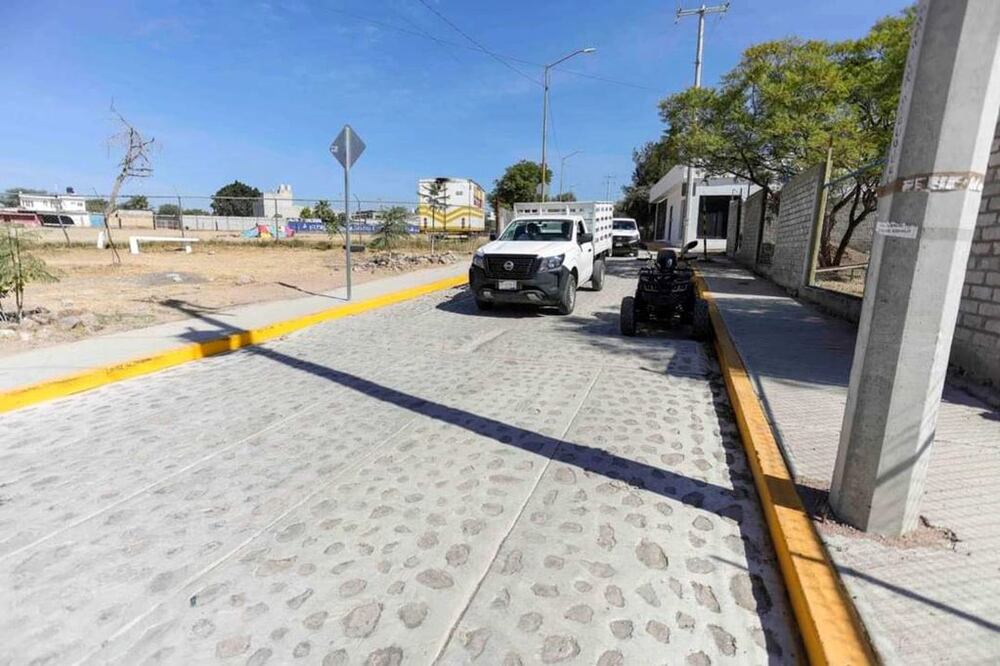 En Corregidora, entregan rehabilitación de calles Arboledas y Mezquite. Foto: Especial