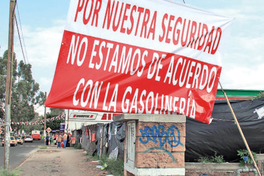 Continuarán protestas contra gasolinera