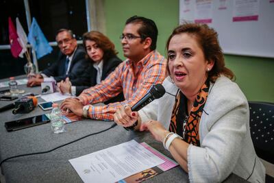 Iniciativa de Peña confronta a grupos