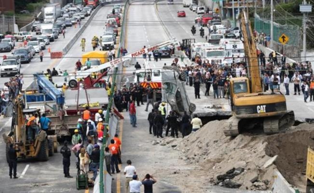 SFP determinará a los culpables del socavón en Paso Exprés