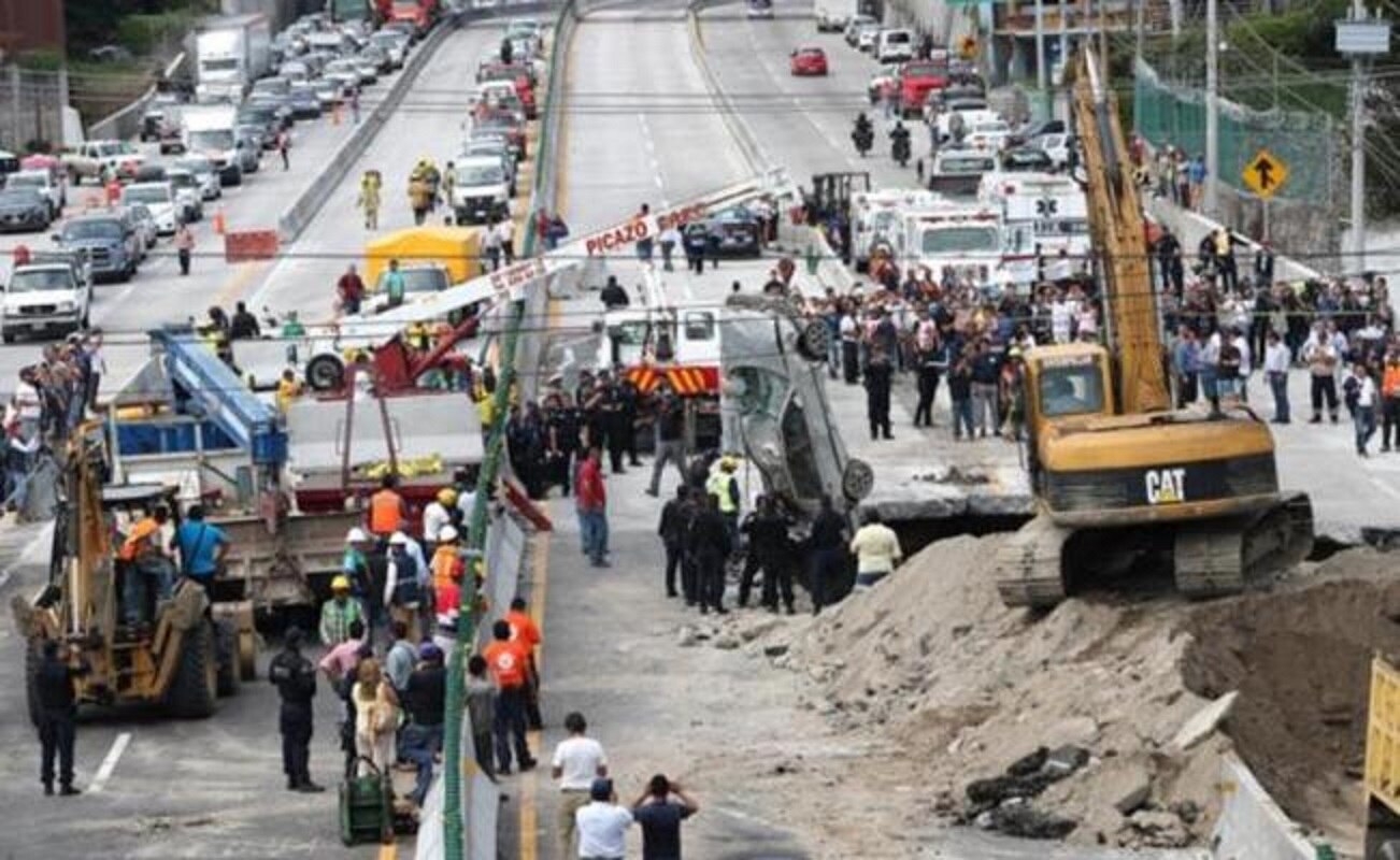 SFP determinará a los culpables del socavón en Paso Exprés