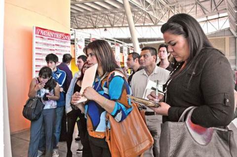 Buscan empleo 9 mil jóvenes