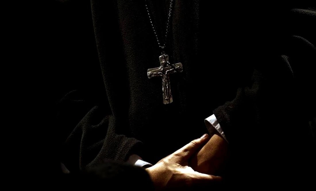 Venezuela gira orden de aprehensión contra exsacerdote mexicano por abuso sexual de un menor
