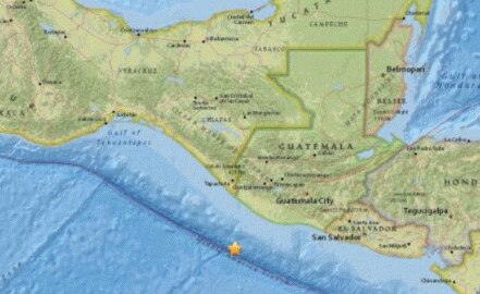 Sismo de 5.2 grados remece costa de Guatemala tras erupción de volcán de Fuego