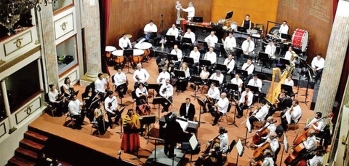Ofrecen concierto de gala con la OFEQ