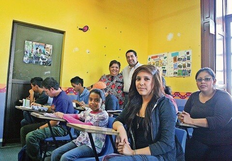 Atiende el INEA rezago educativo