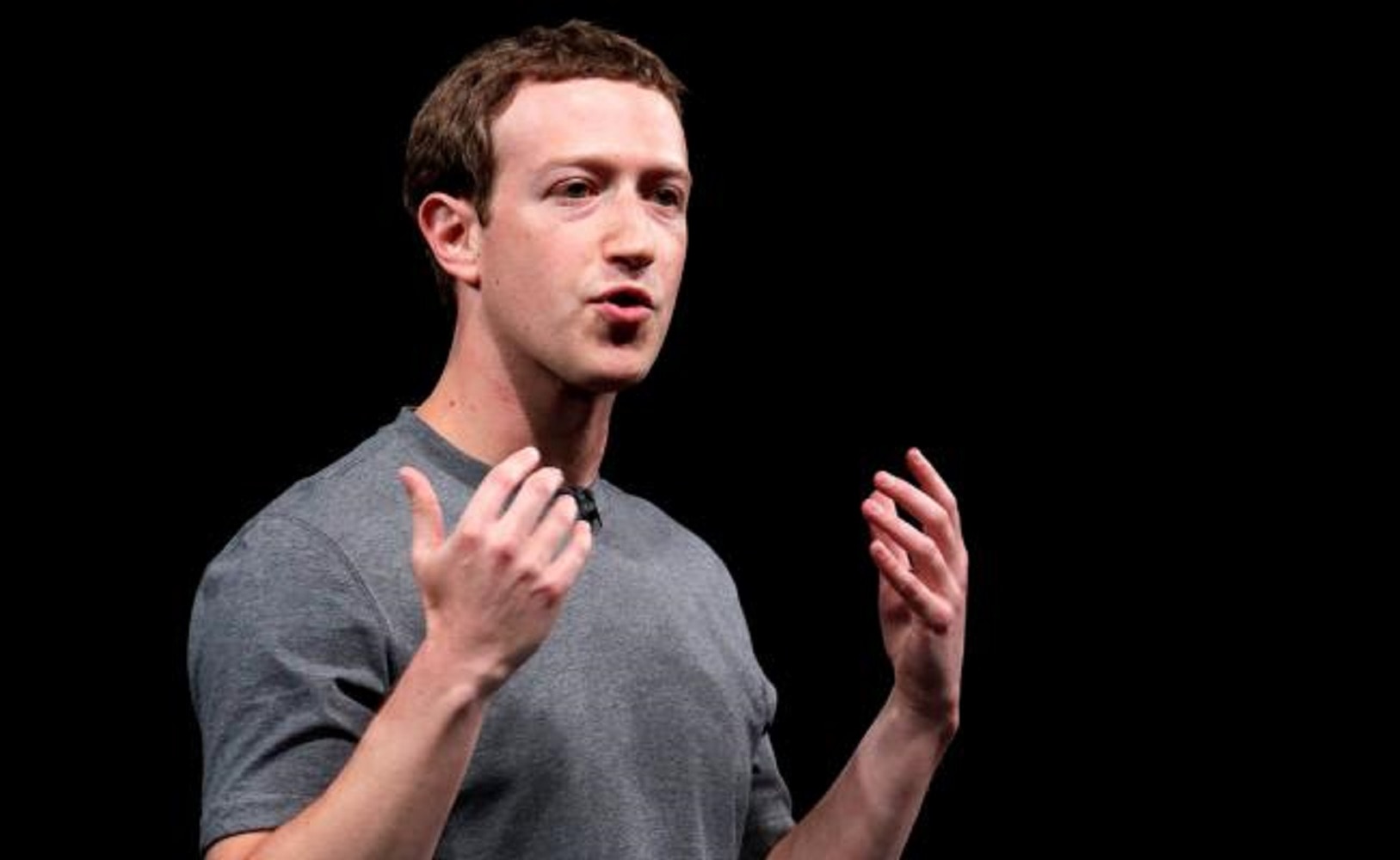 Parlamento Europeo invita a Mark Zuckerberg a explicar desvío de datos